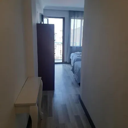 Ephesian & Pensión 3*